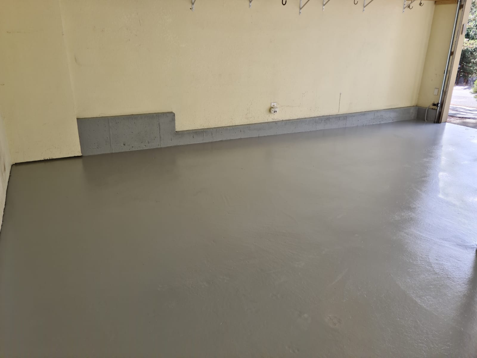 garage floor painted by excellent painters